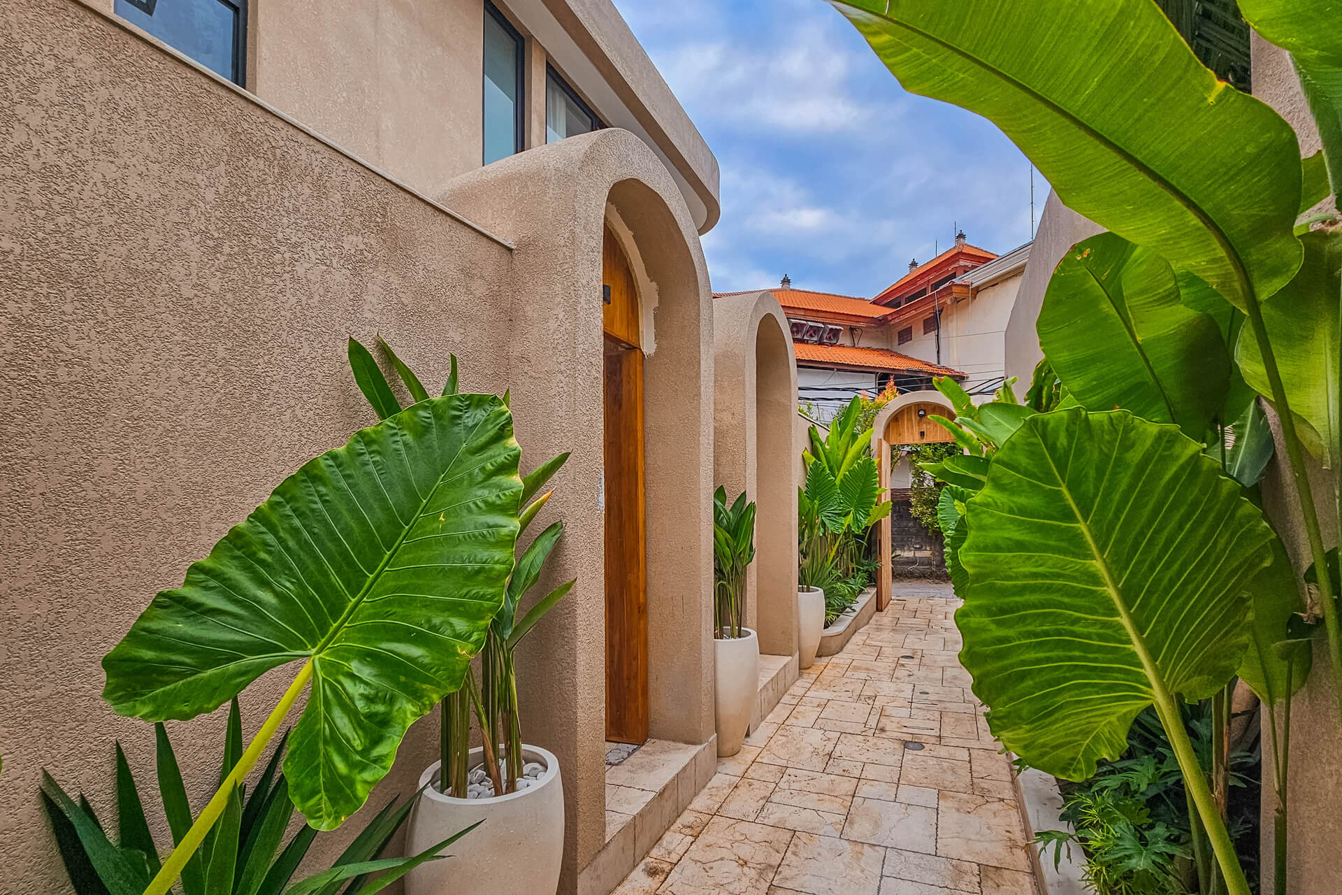 Antonella-Villa-One-01-Front-Door