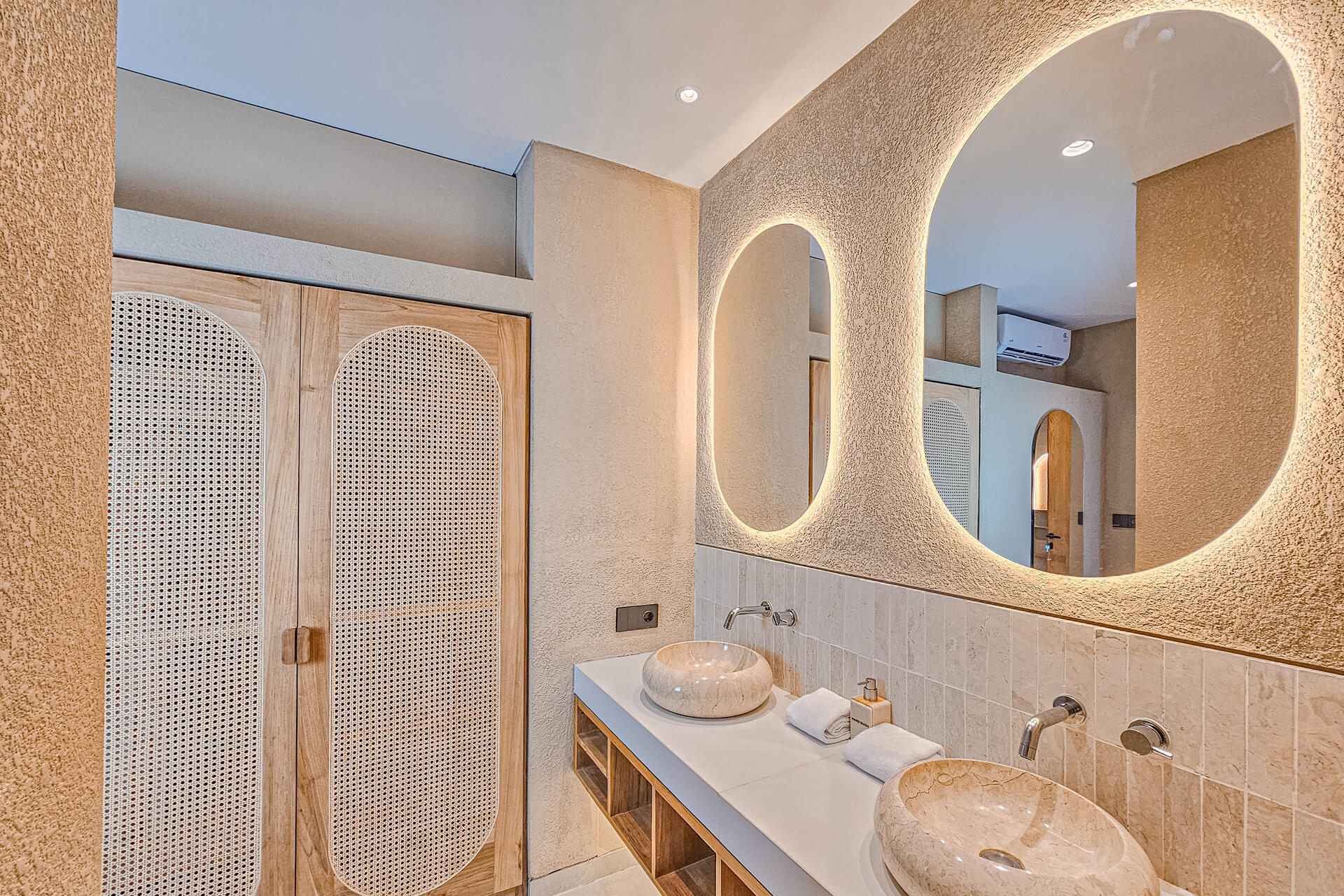 Antonella-Villa-Two-19-Master-Bathroom