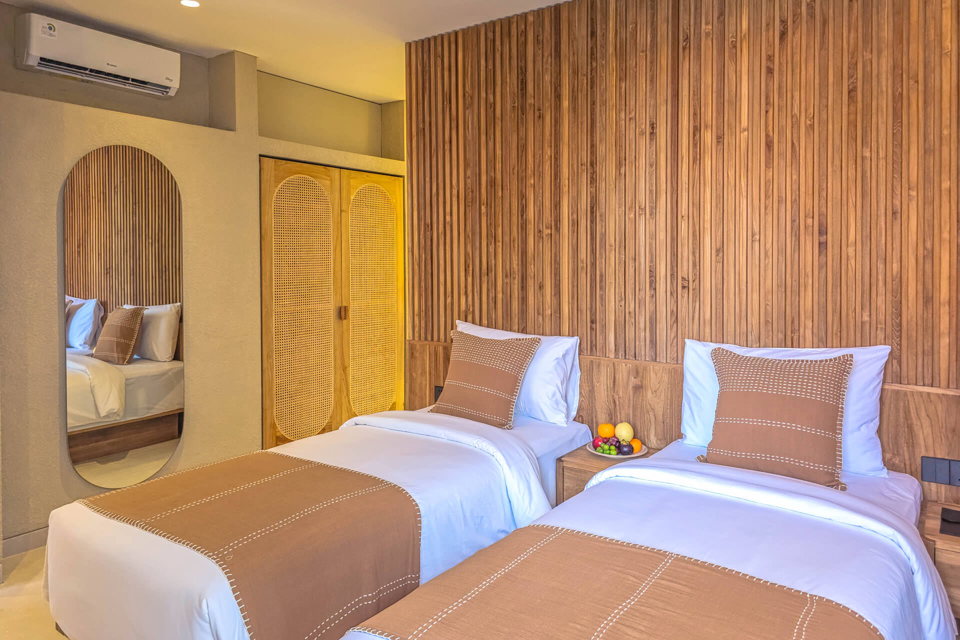 Antonella-Villa-Two-24-Twin-Room