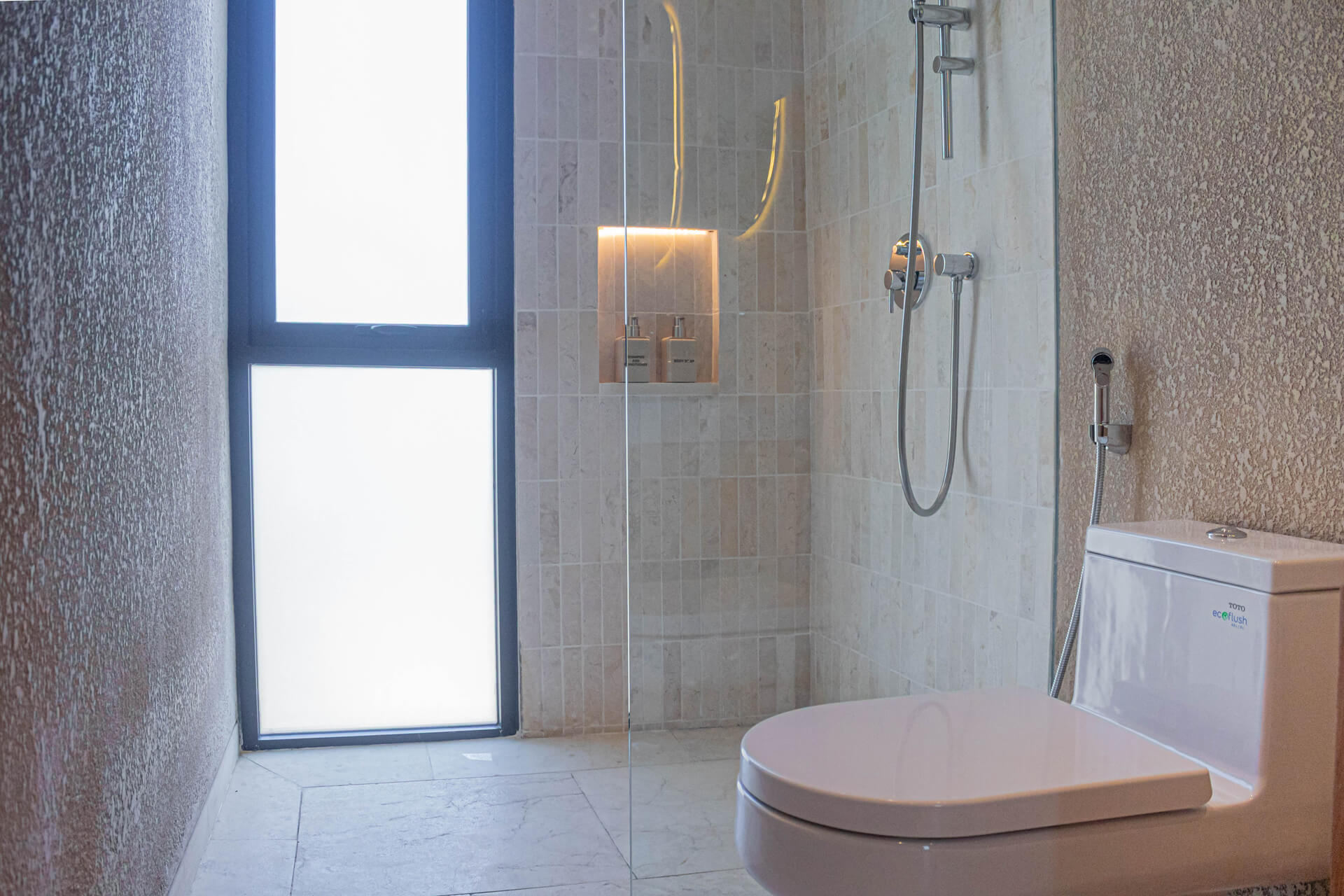 Antonella-Villa-Two-35-Twin-Bathroom